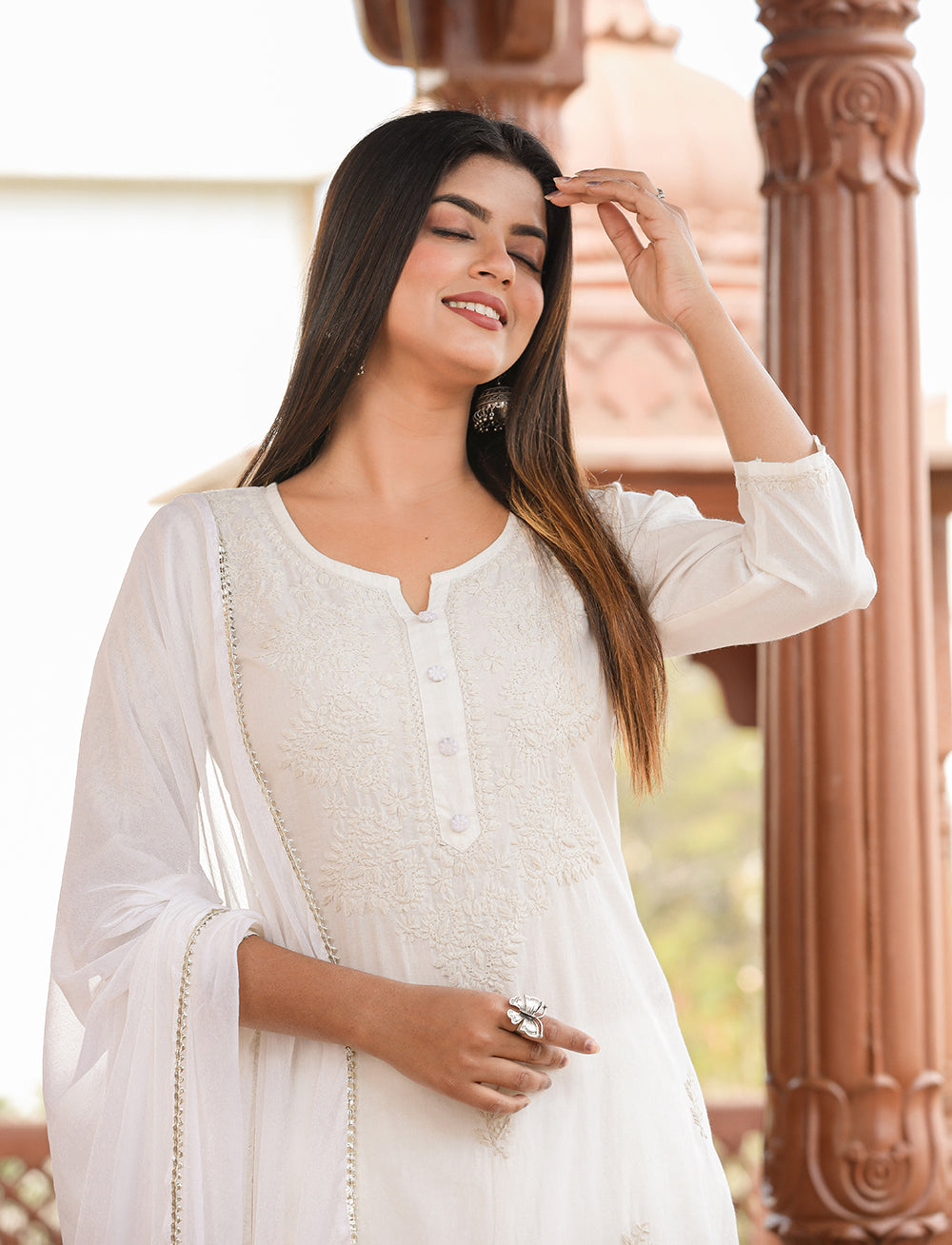 Women's Off White Lucknow Chikankari Cotton Kurta Set With Dupatta