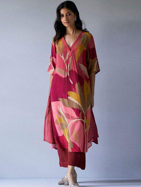Women's Floral Printed Knee Length Rayon V Neck Kurti And Pant Set - Taantav