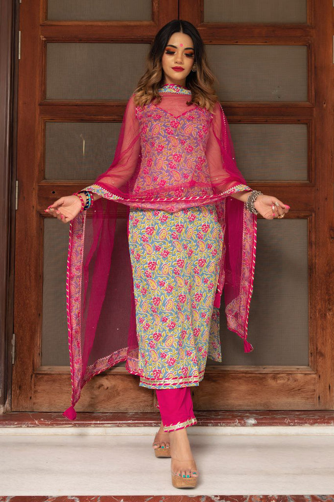 Women's Floral Printed Knee Length V Neck Sleeveless Kurti And Pant Set With Dupatta