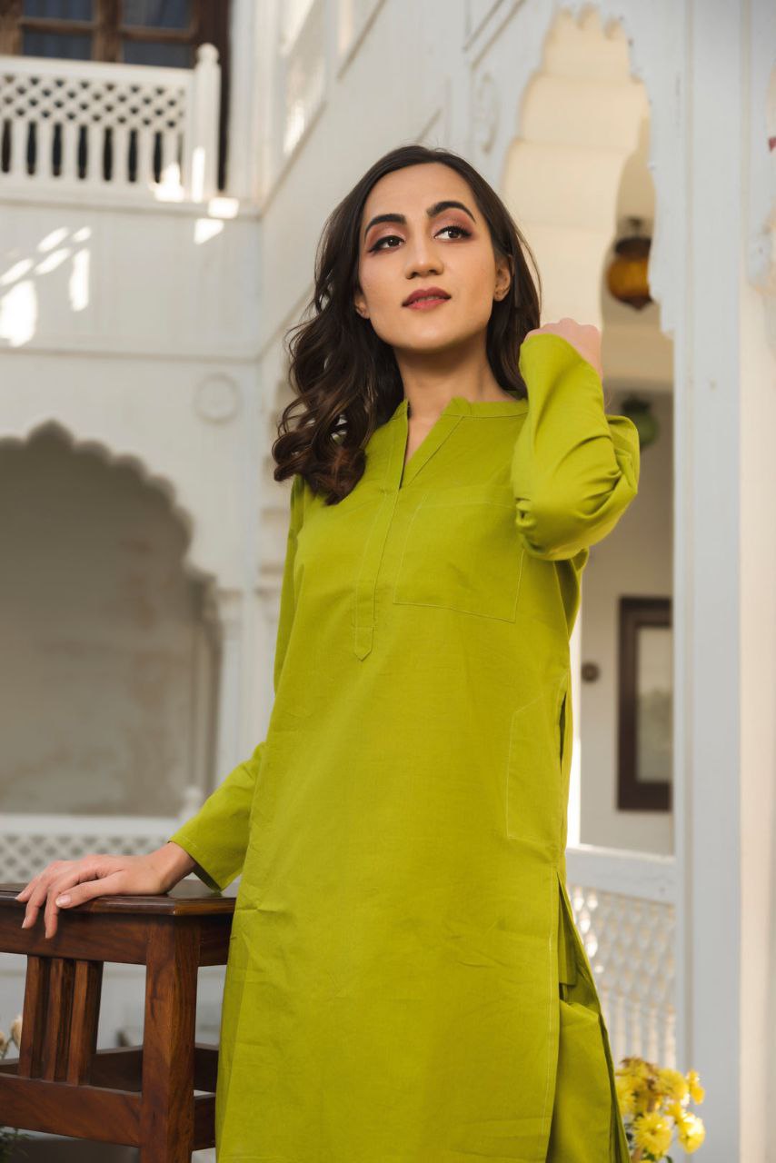 Women's Knee Length Mandrian Collar Neck 3/4 Sleeves Solid Co-Ords Set - Taantav