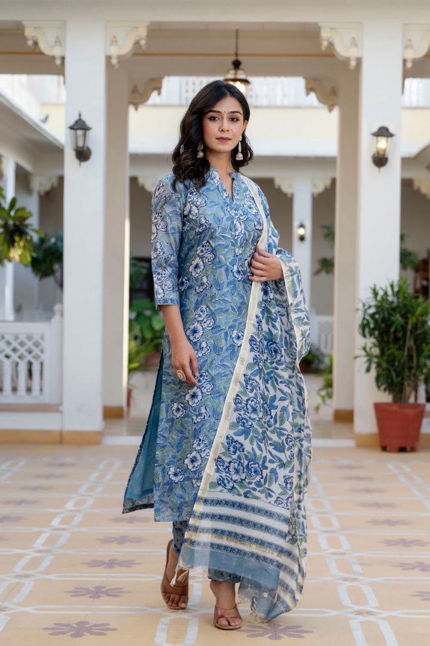 Women's Floral Printed Knee Length Rayon Kurti And Pant Set With Printed Dupatta (K157) - Taantav