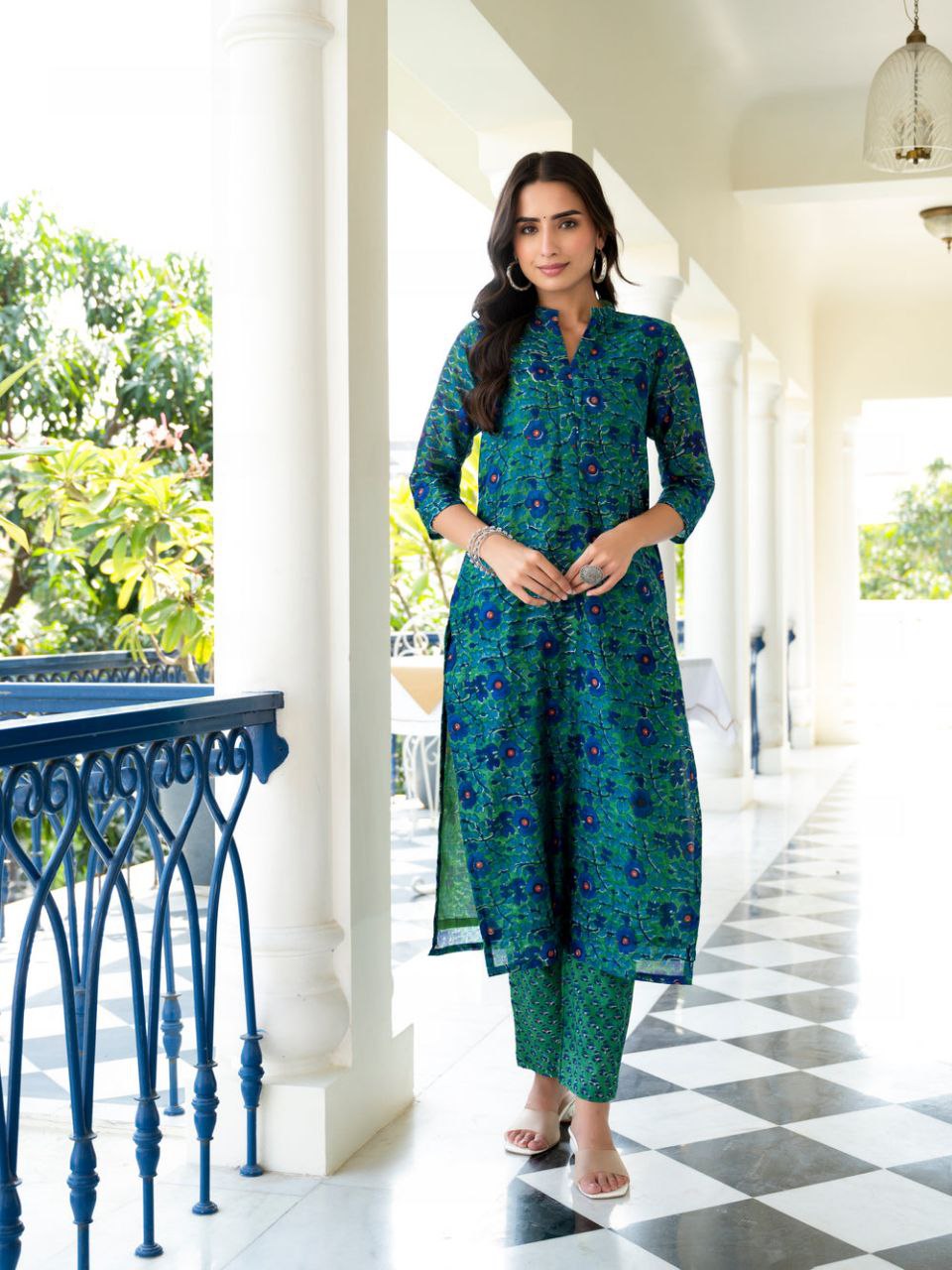 Women's Floral Printed Knee Length Kurti And Pant Set With Printed Dupatta (K159) - Taantav