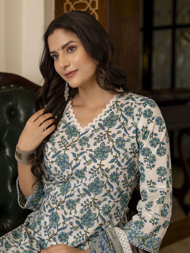 Women's Knee Length Floral Printed Rayon Kurti And Pant Set With Printed Dupatta Set (K167) - Taantav