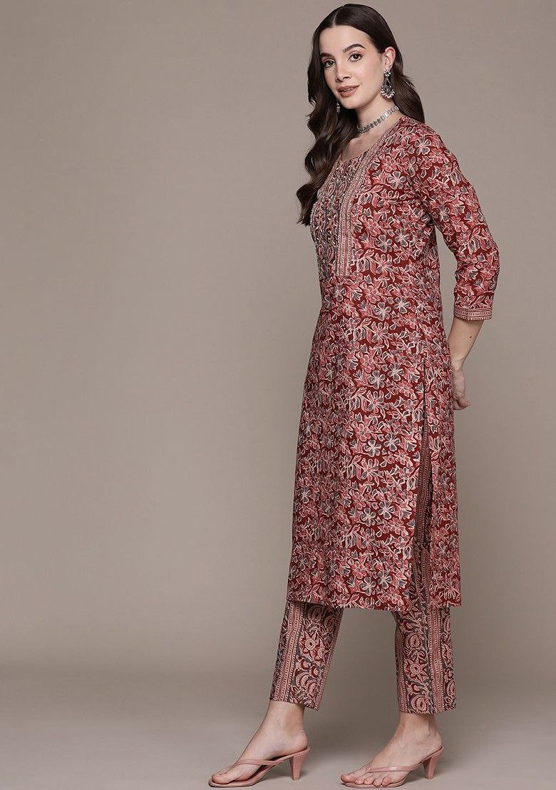 Women's Floral Printed Knee Length V Neck Kurti And Pant Set With Printed Dupatta (Maroon) - Taantav