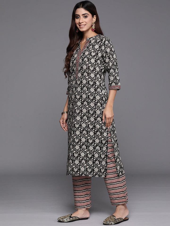 Women's Printed Knee Length Rayon Kurti And Pant Set With Dupatta (Black) - Taantav
