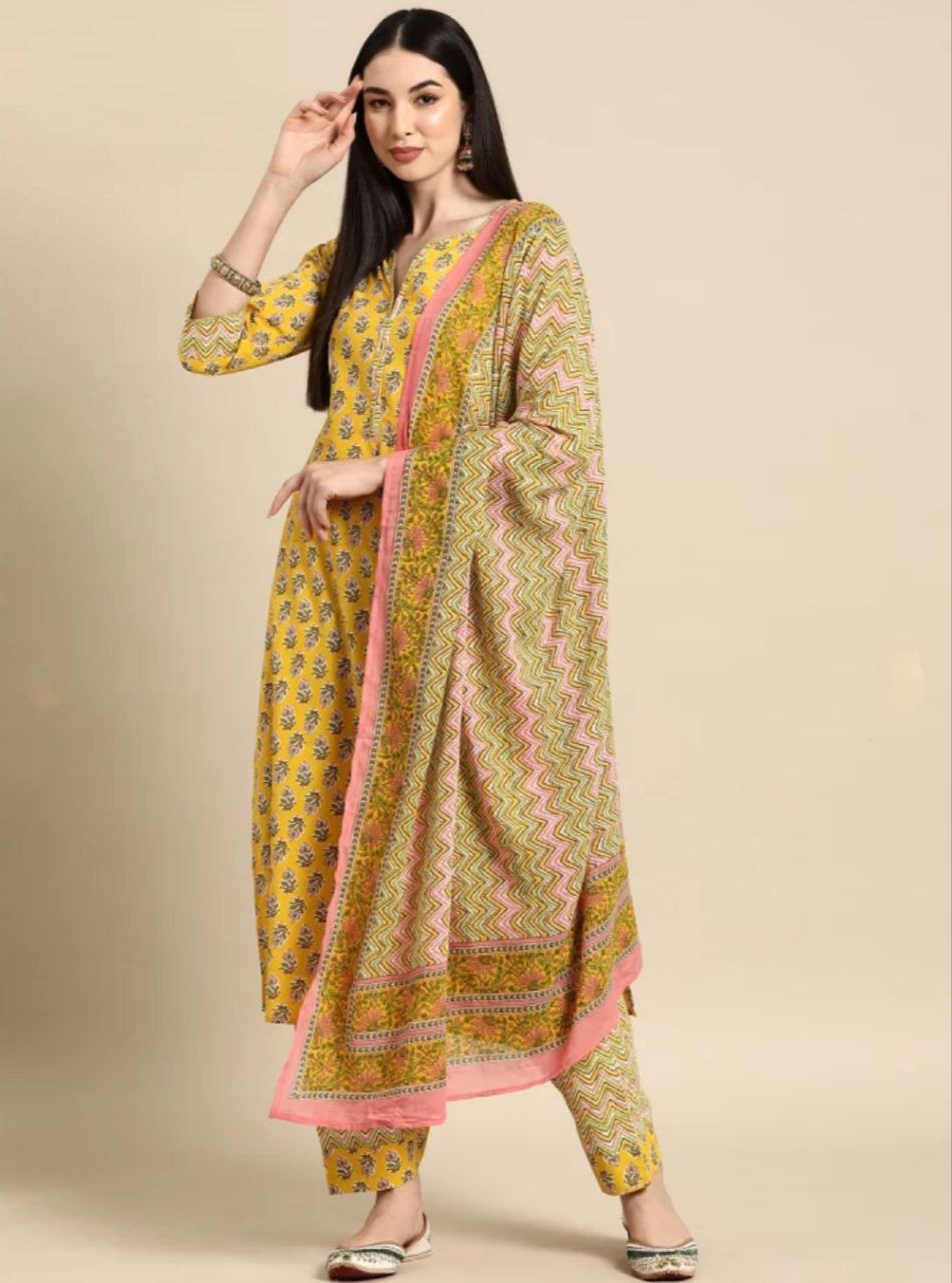 Women's Floral Printed Knee Length Rayon Kurta And Pant Set With Printed Dupatta (K192) - Taantav