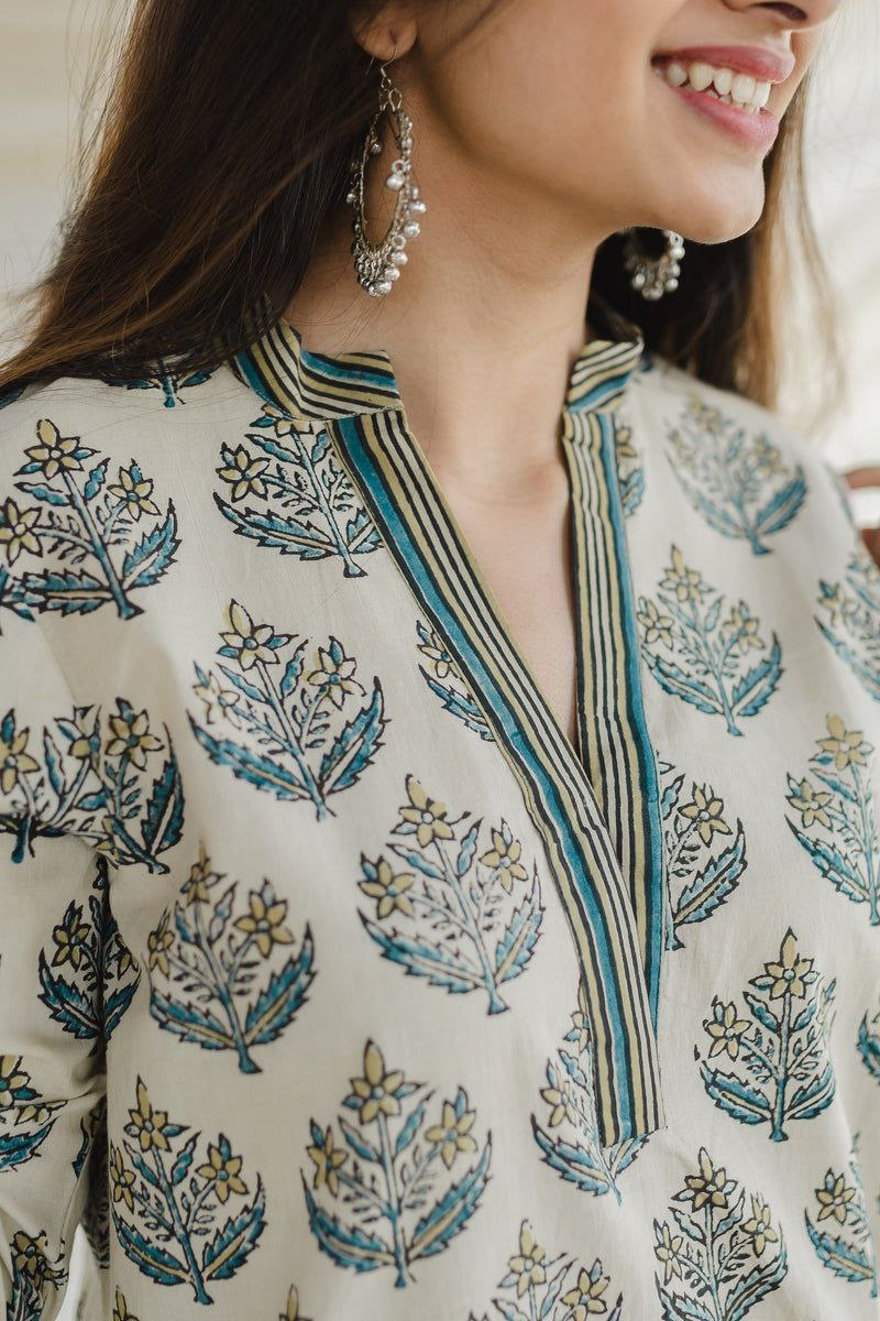 Women's Floral Printed Knee Length V Neck 3/4 Sleeves Rayon Kurta Set (K195)