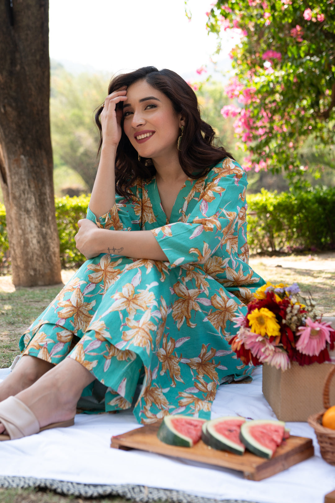Women's Floral Printed Calf Length Rayon V Neck Kurta And Pant Set For Women (K196) - Taantav