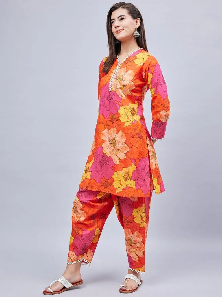 winered-woman-floral-print-v-neck-lace-detailing-co-ord-set