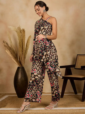 winered-woman-black-one-shoulder-strap-co-ord-set
