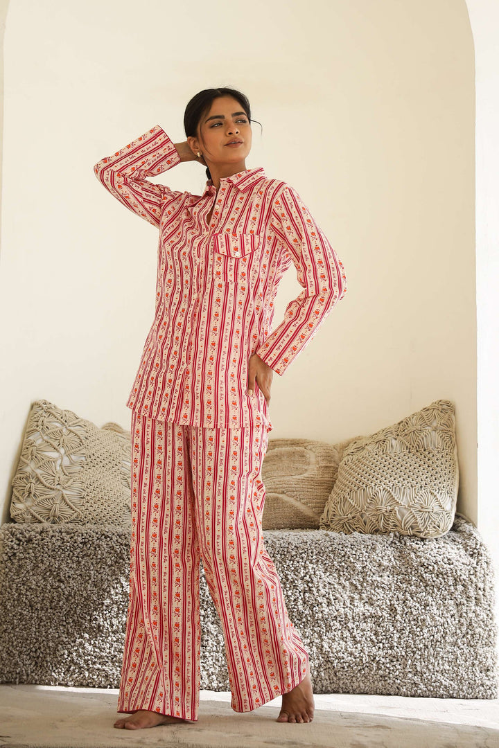 Women's Red Pure Cotton Printed Collar Night Suit