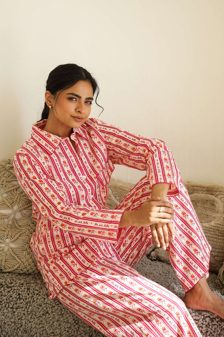 Women's Red Pure Cotton Printed Collar Night Suit