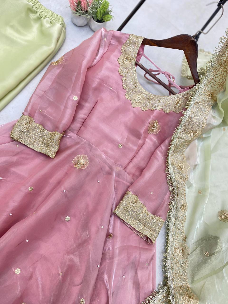 Color_Peach