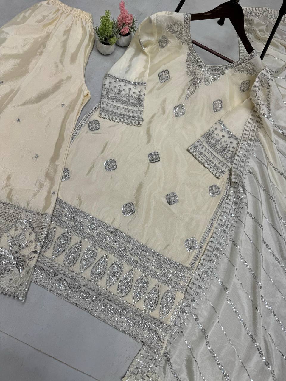 Color_Beige