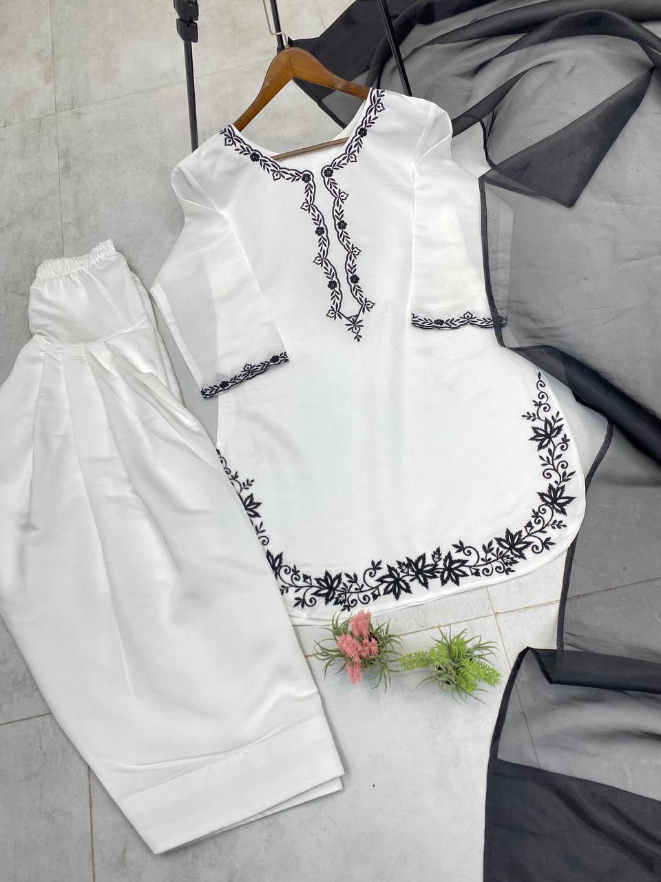 Color_White
