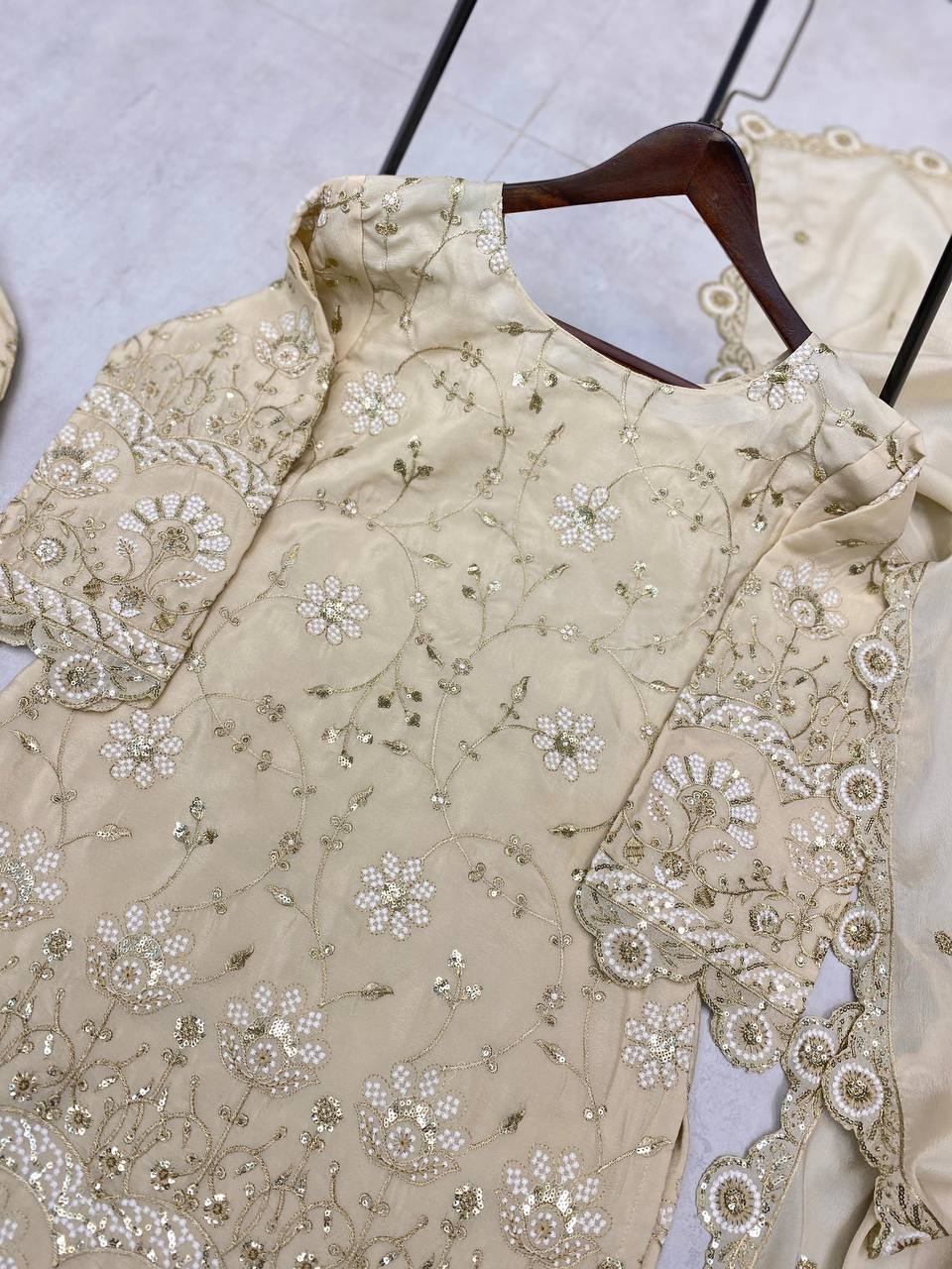 Color_Beige