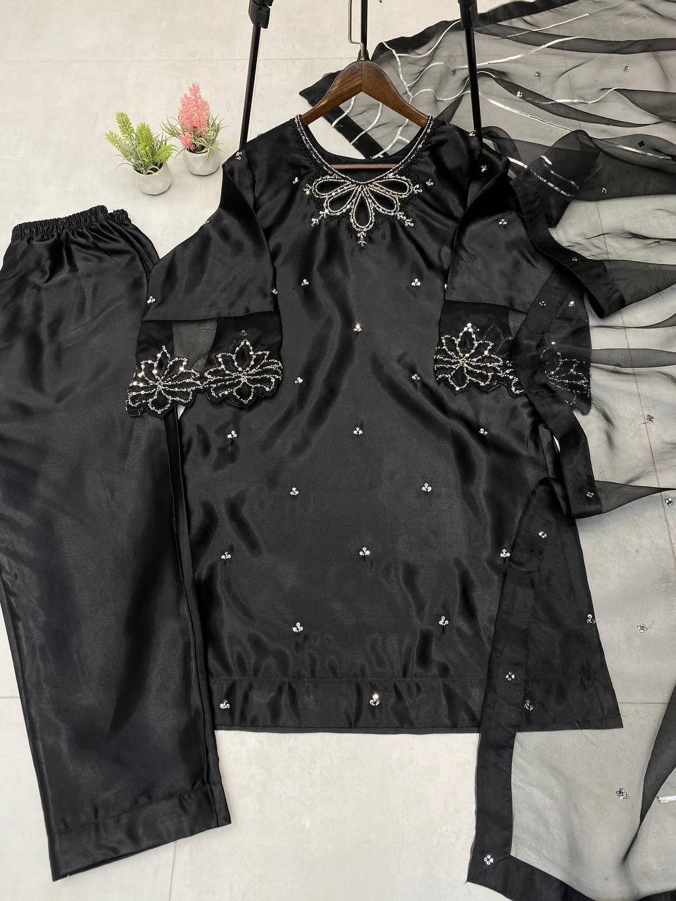 Color_Black