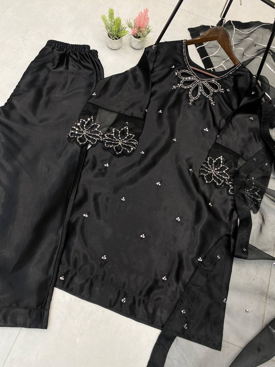 Color_Black