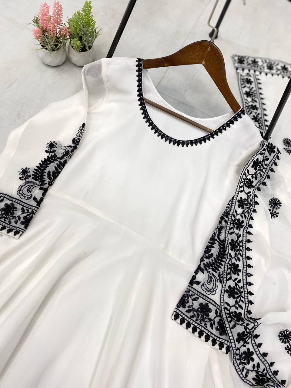 Color_White