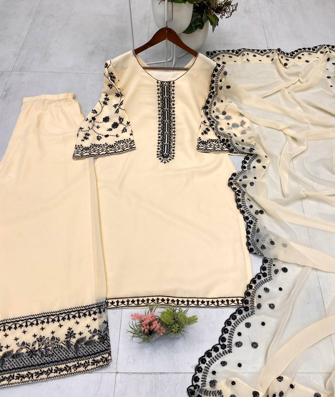 Color_Beige