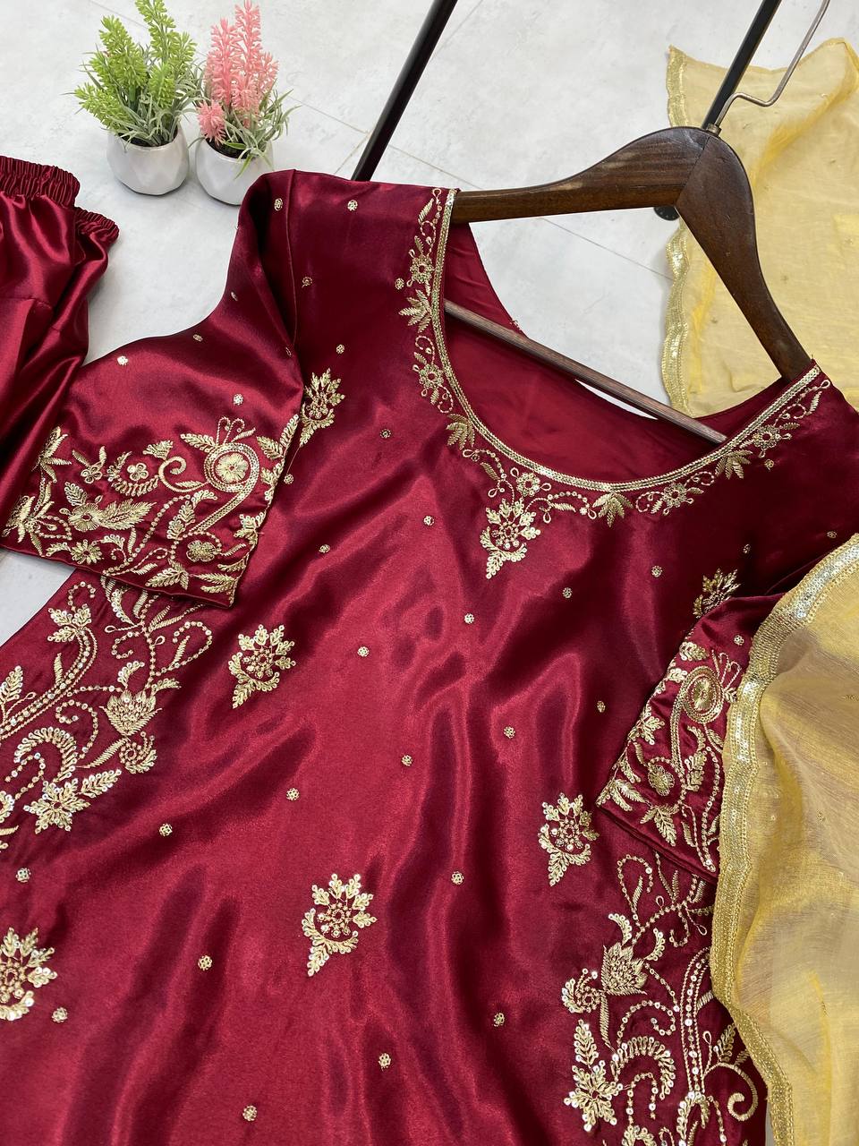 Color_Maroon