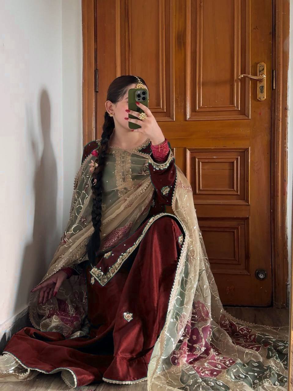 Color_Maroon