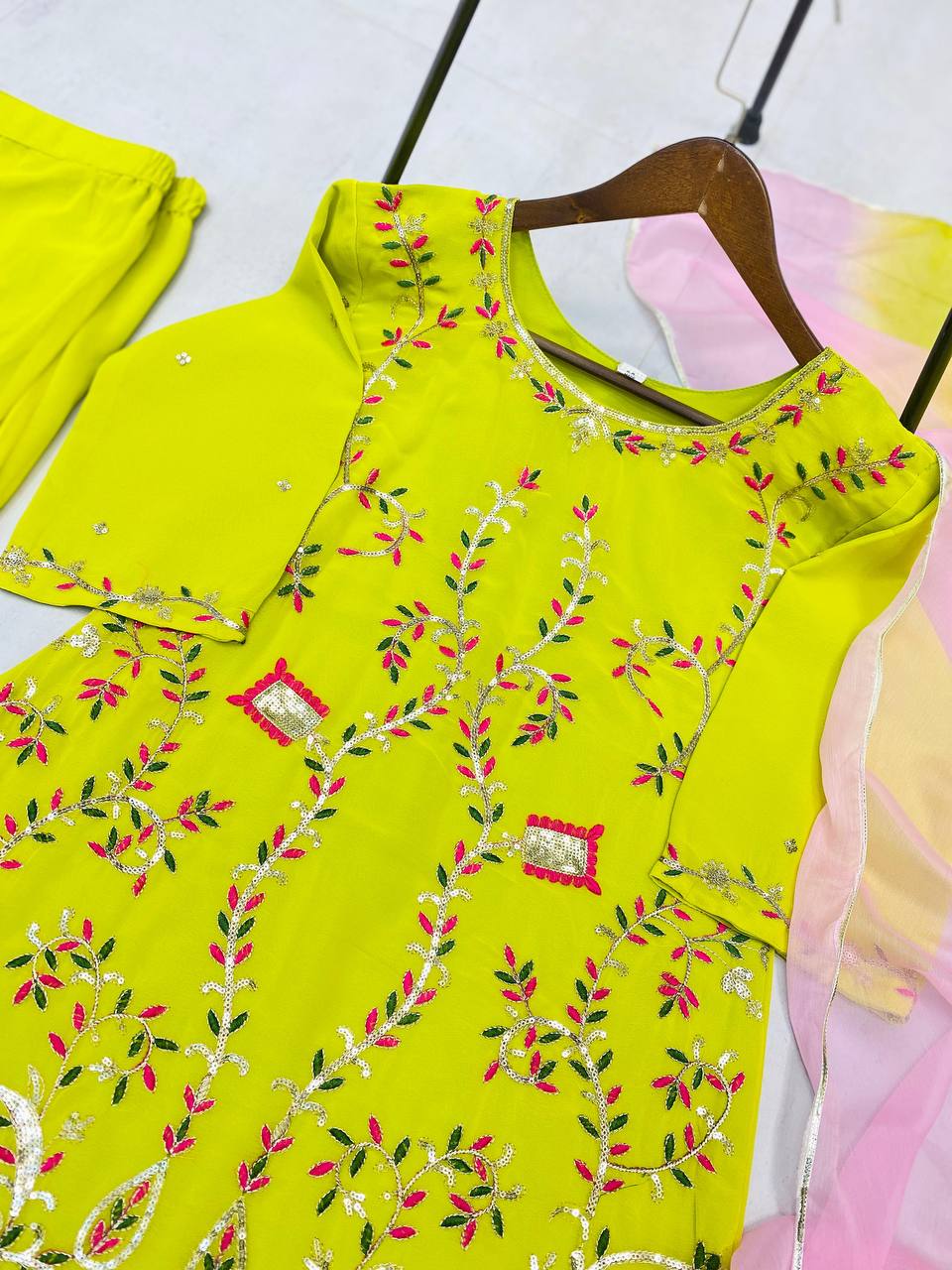 Color_Yellow