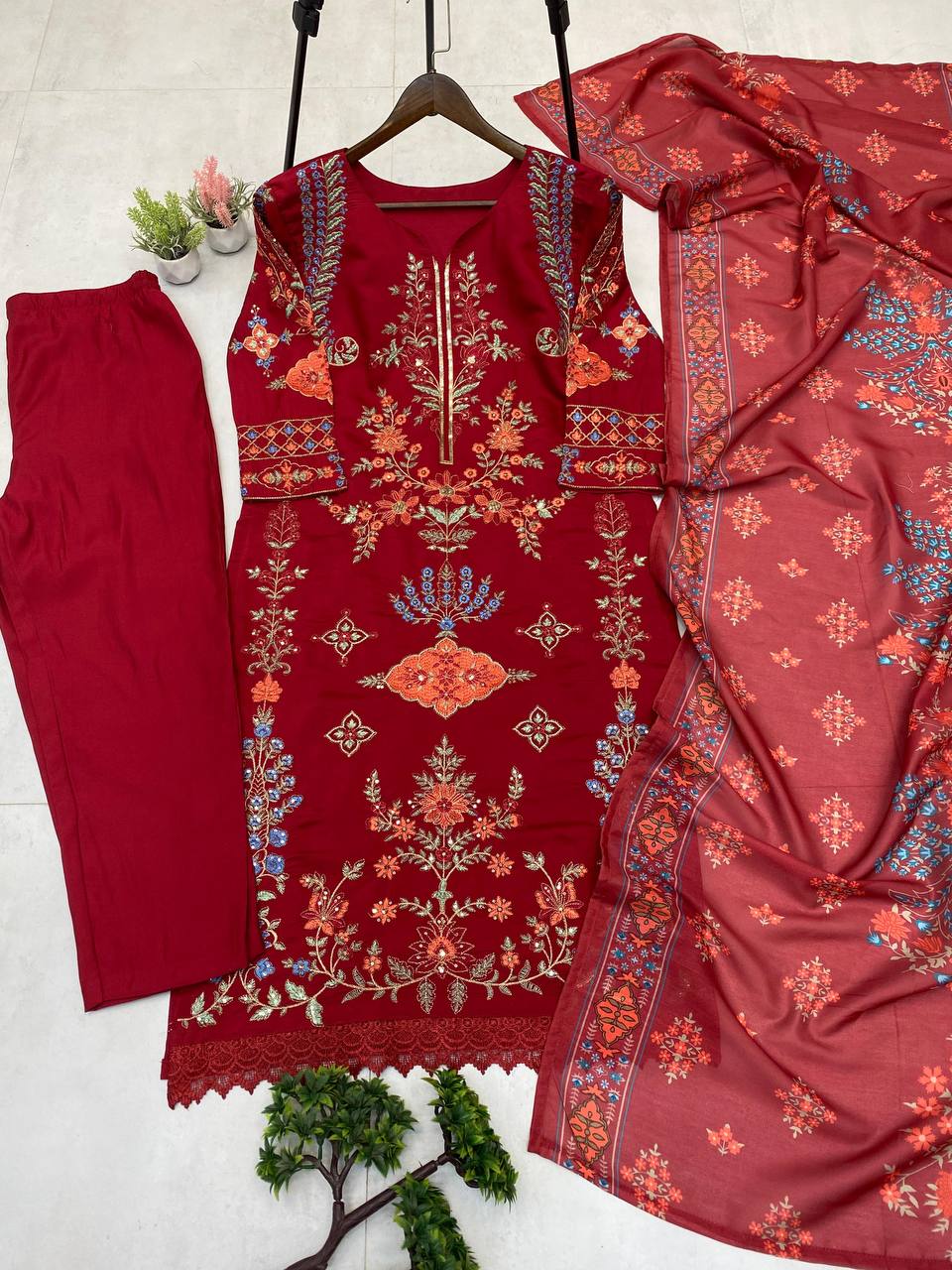 Color_Maroon