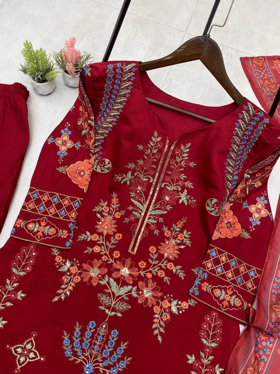 Color_Maroon
