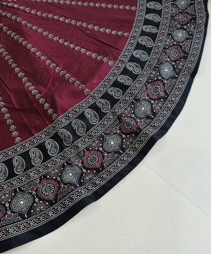 Color_maroon