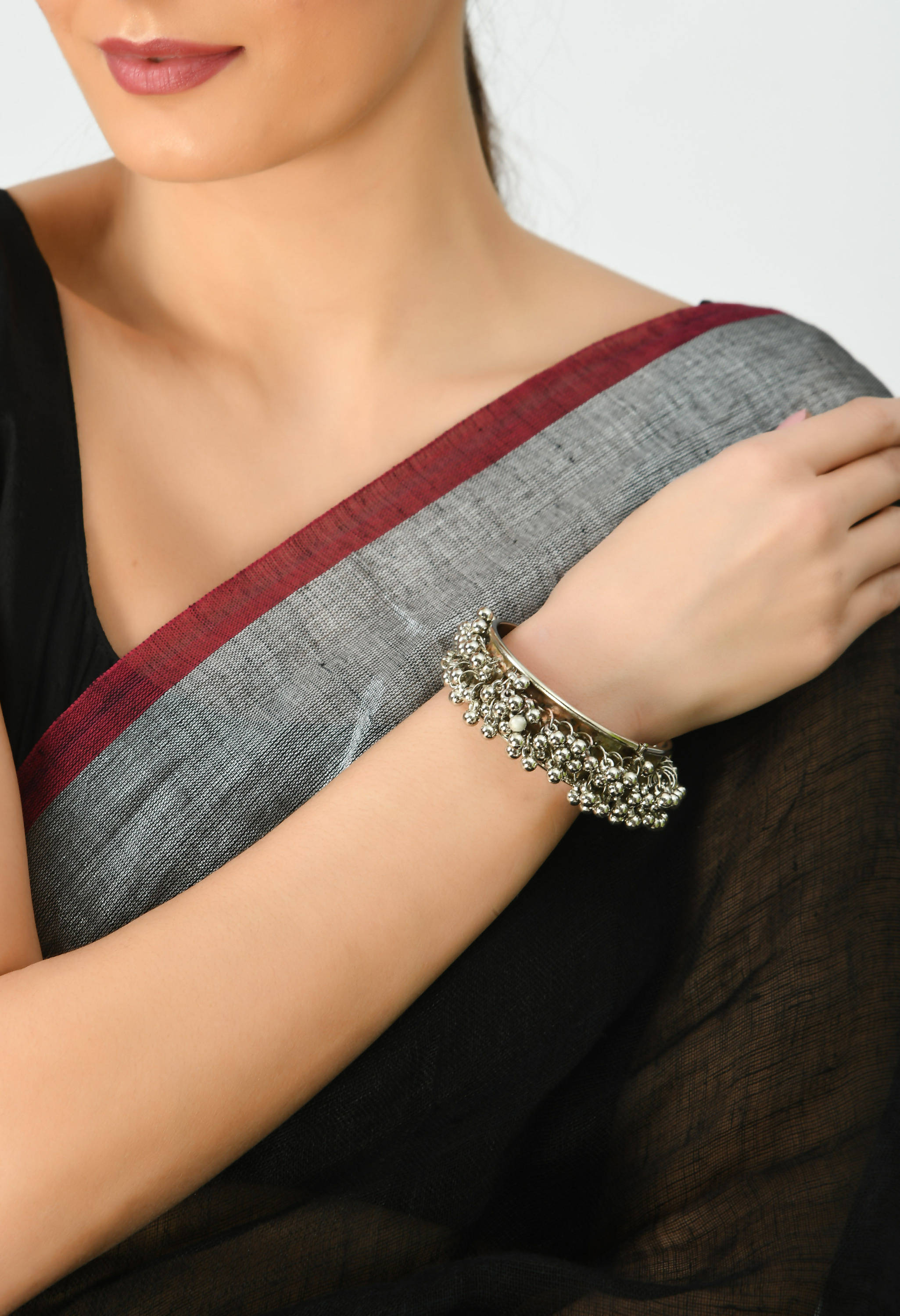 Johar Kamal Oxidised Silver-Plated Ghungroo Btacelet