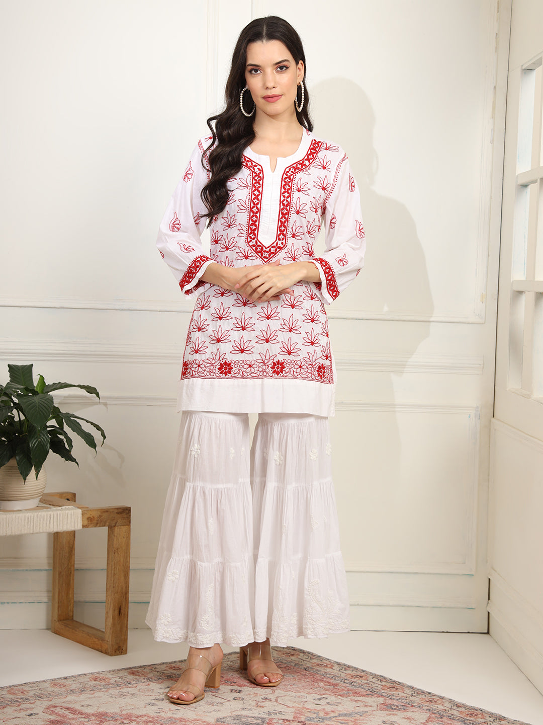Women's White Cotton Kurta With Red Thread Embroidery