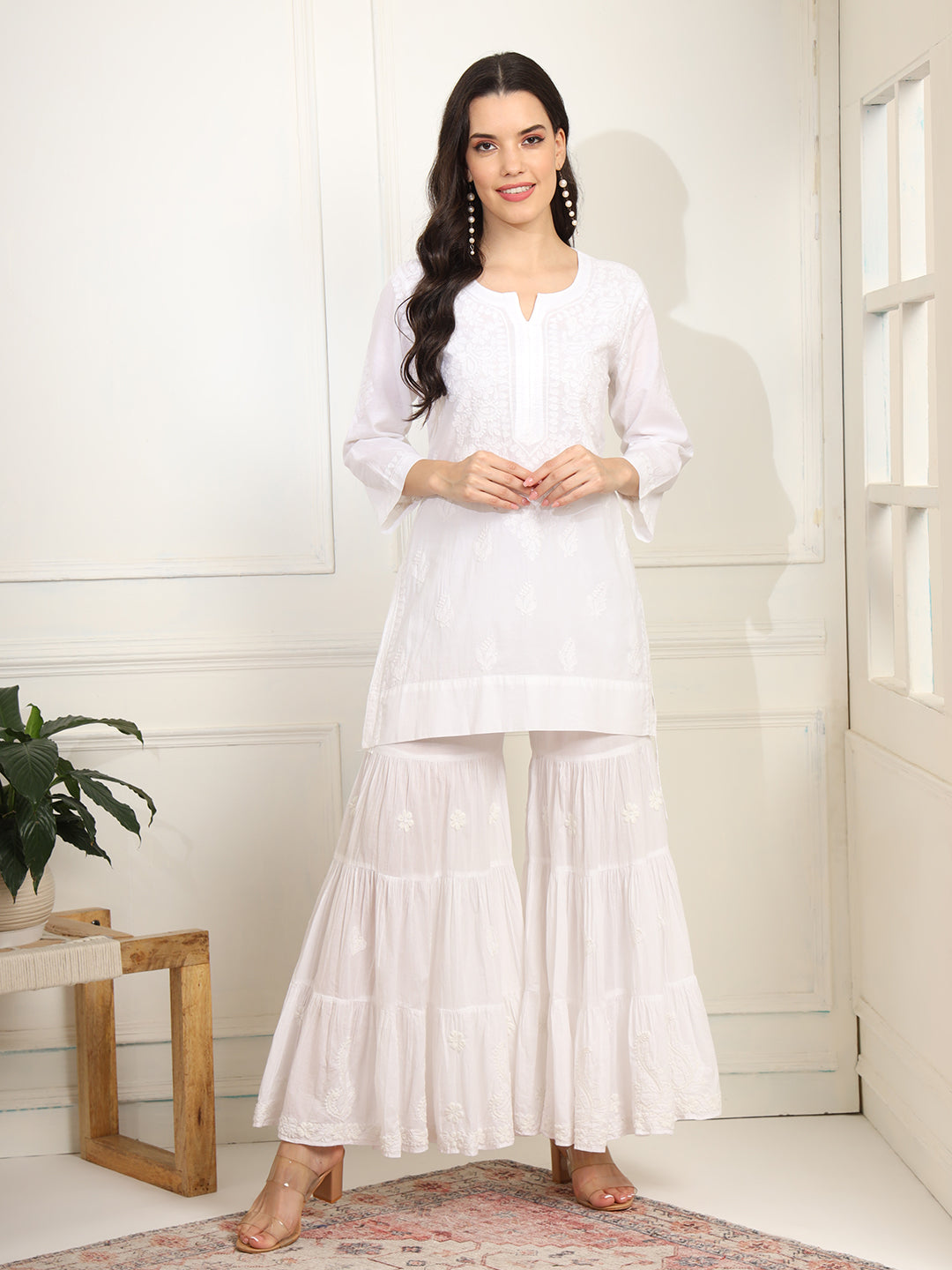 Women's White Cotton Kurta With White Thread Embroidery