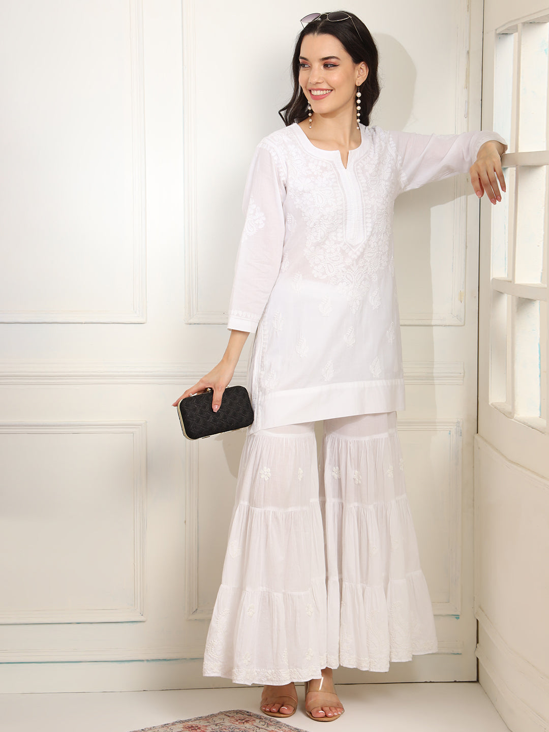 Women's White Cotton Kurta With White Thread Embroidery