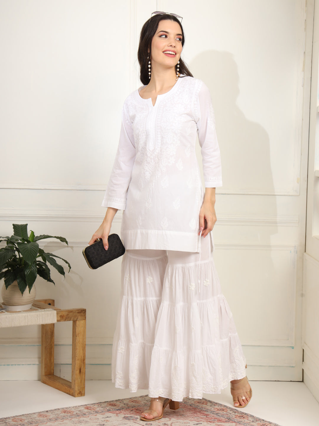Women's White Cotton Kurta With White Thread Embroidery
