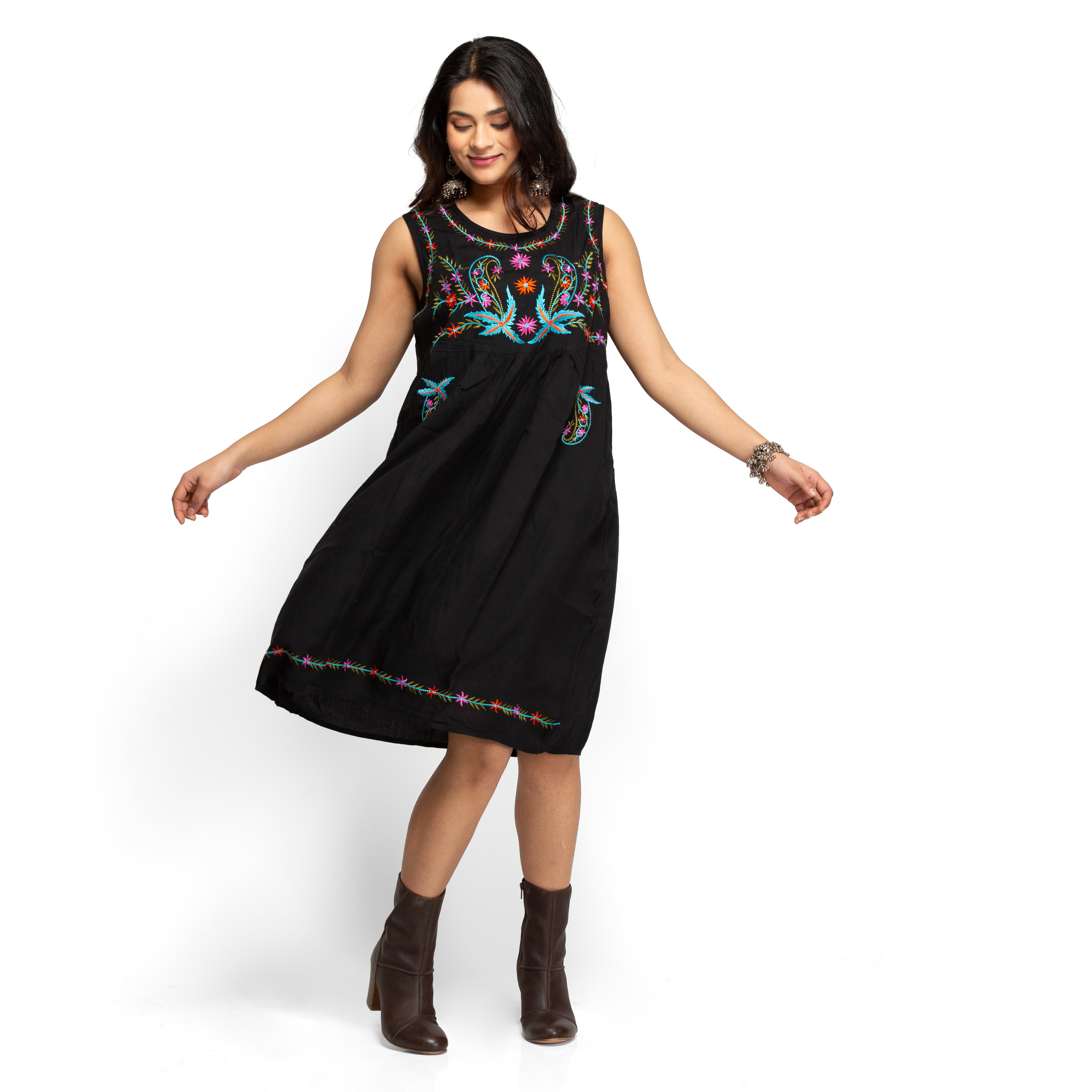 Women's Women's embroidered dress - Taantav