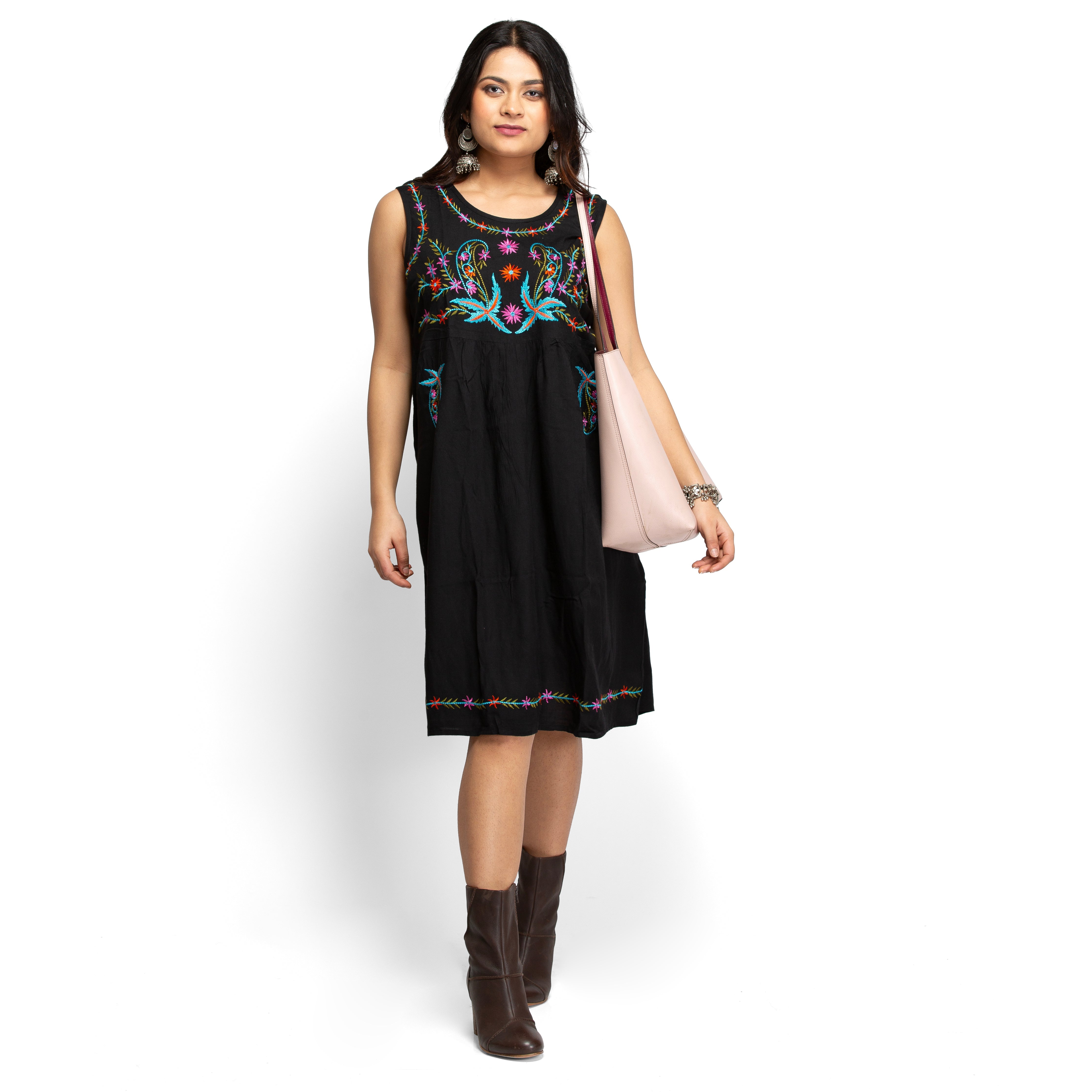 Women's Women's embroidered dress - Taantav