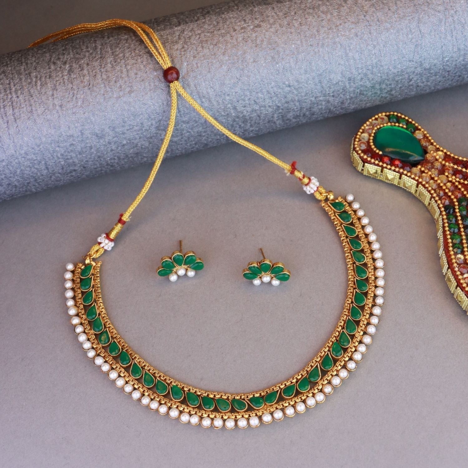 Women's Gold Plated Traditional Green Choker Necklace Jewellery Set