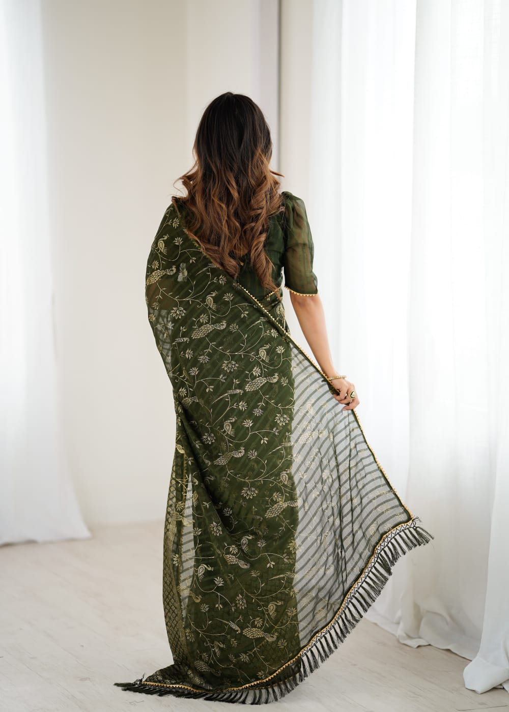 Women's Mehendi Solo Georgette Foil Print Saree