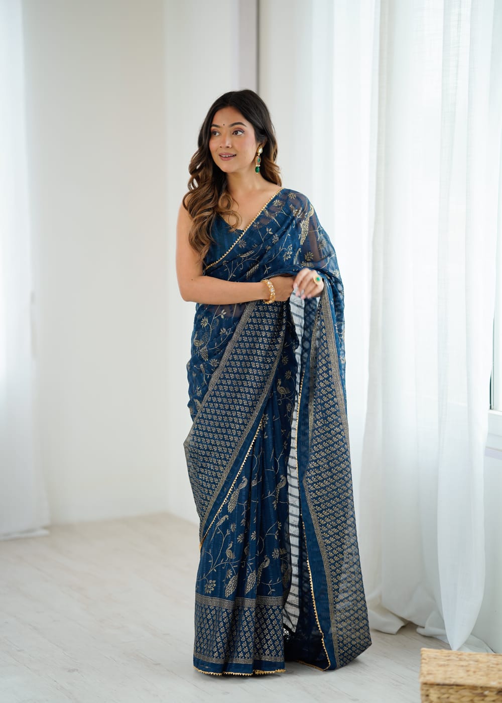 Women's Blue Solo Georgette Foil Print Saree