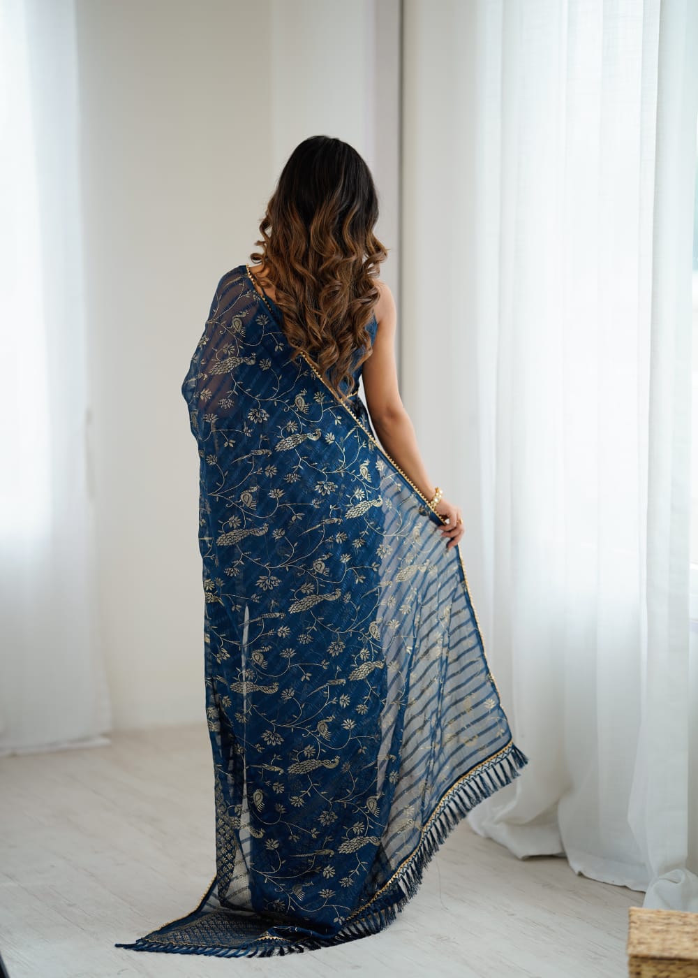 Women's Blue Solo Georgette Foil Print Saree
