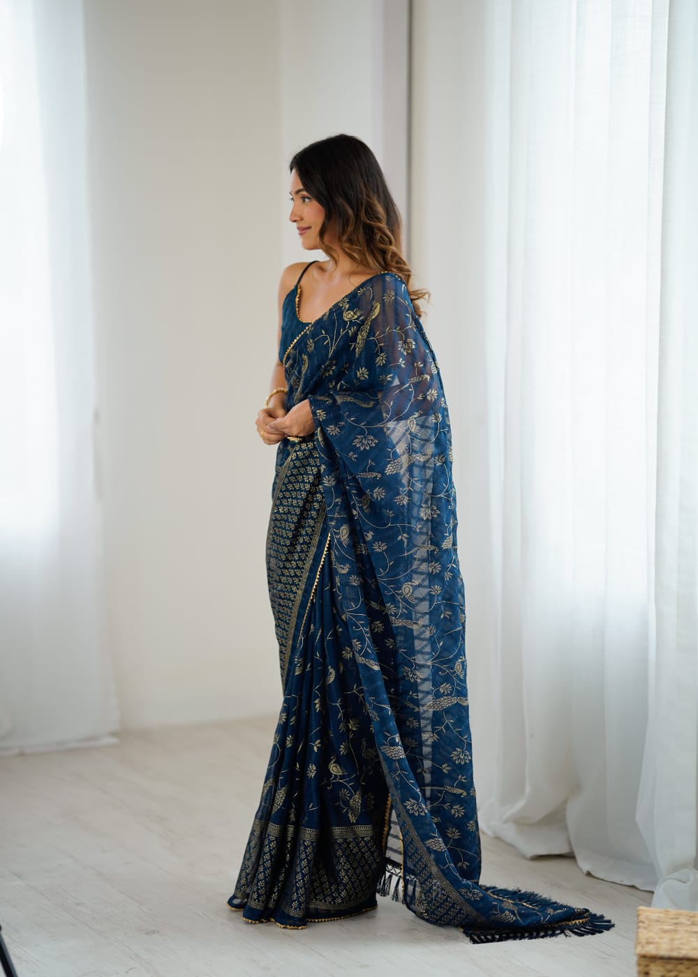 Women's Blue Solo Georgette Foil Print Saree