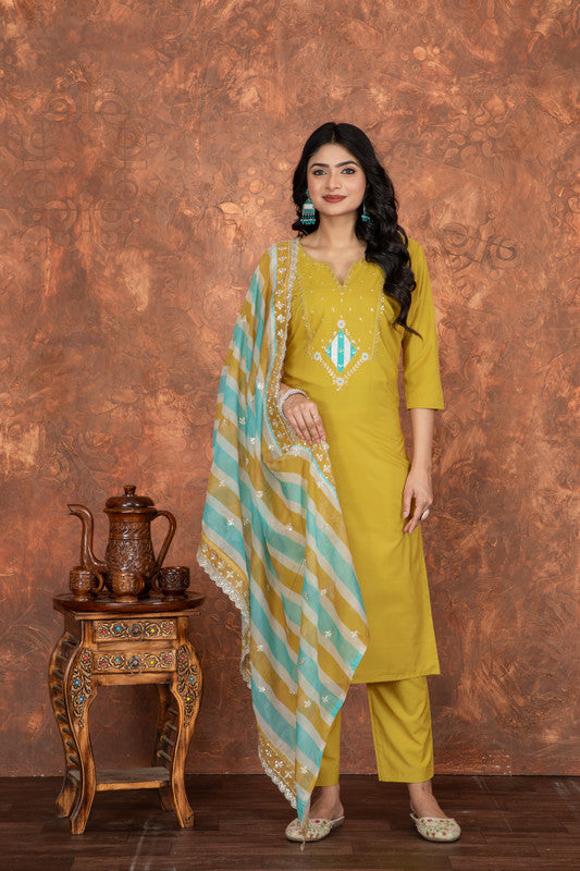 Women's Yellow Roman Silk Straight Kurta With Pant And Dupatta Sets