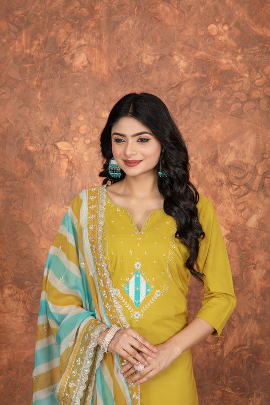 Women's Yellow Roman Silk Straight Kurta With Pant And Dupatta Sets