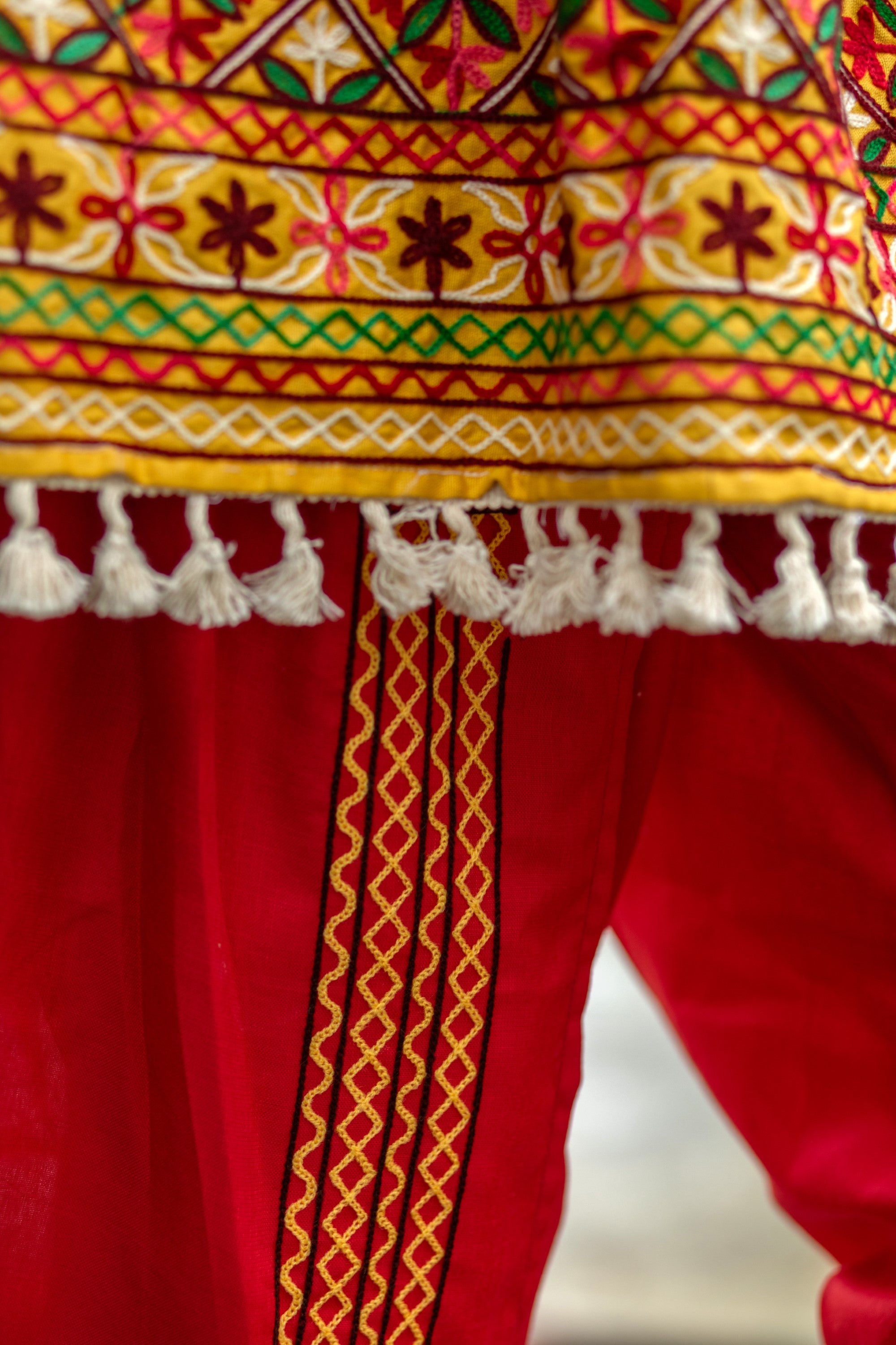 Women's Off-White Embroidered Navratri Kedia With Red Tulip Pant - Mesmora Fashion