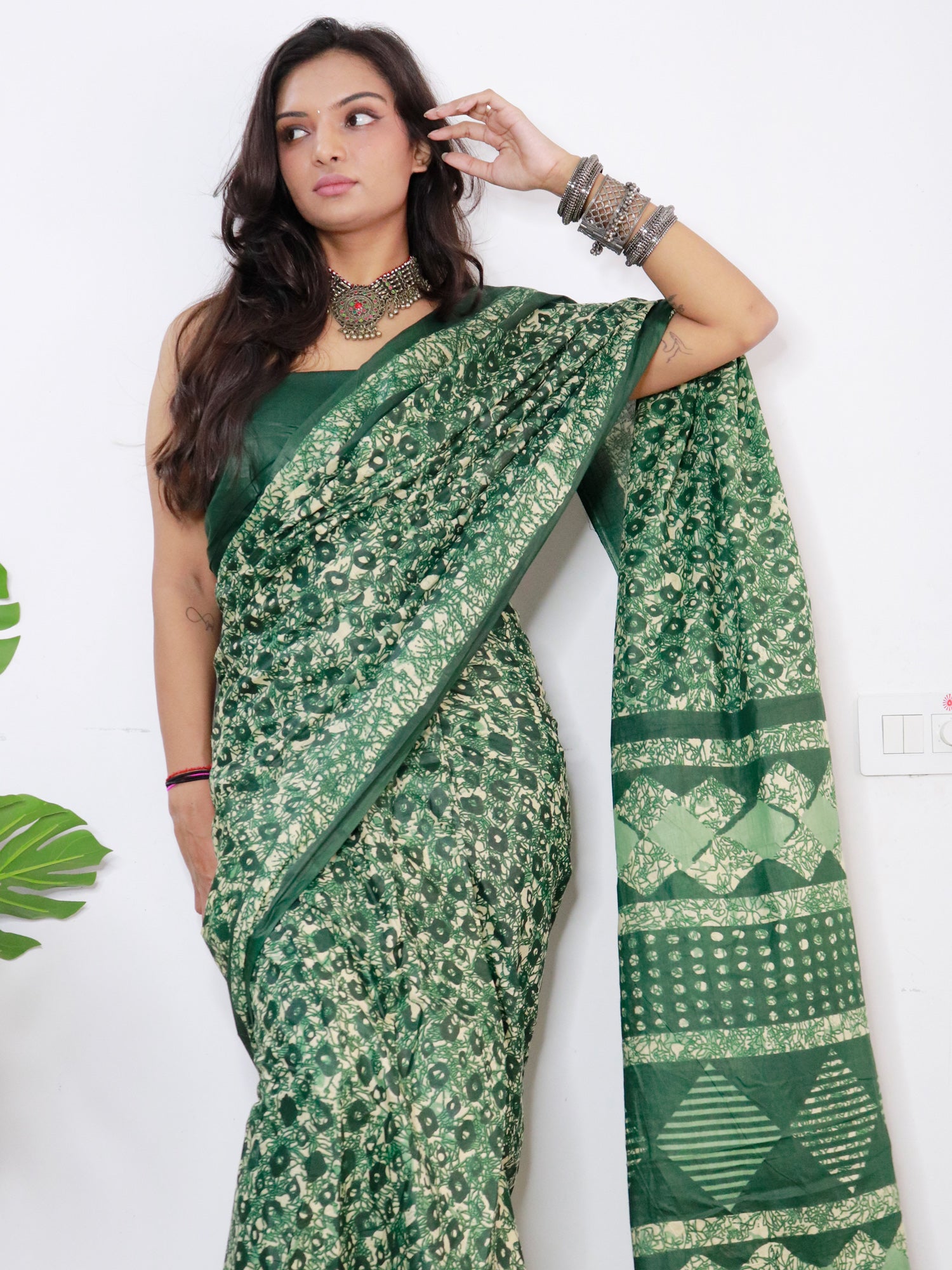 Women's Cotton Green Printed Designer Saree With Blouse Piece - Saree Mall