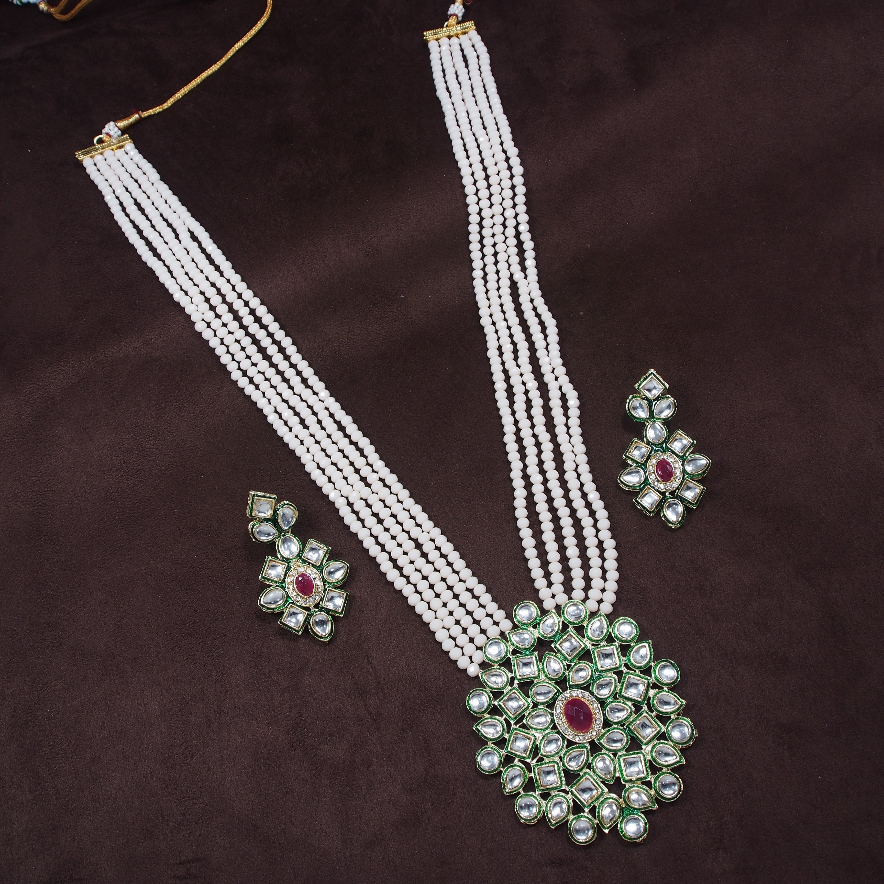 Women's 5 Layered Emerald Onyx Crystal Beads Necklace Set Glided With Uncut Polki Kundan