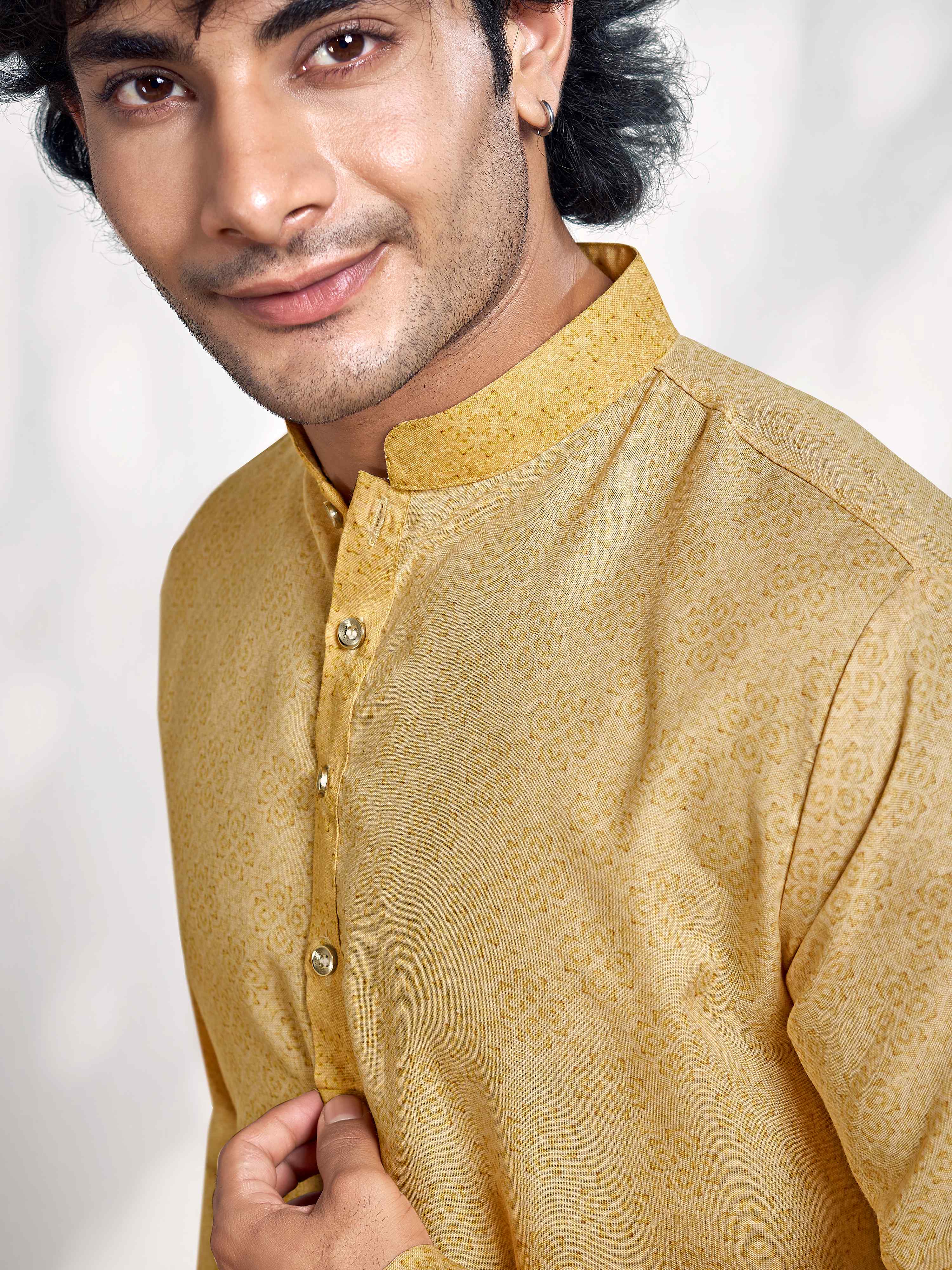 Color_YELLOW