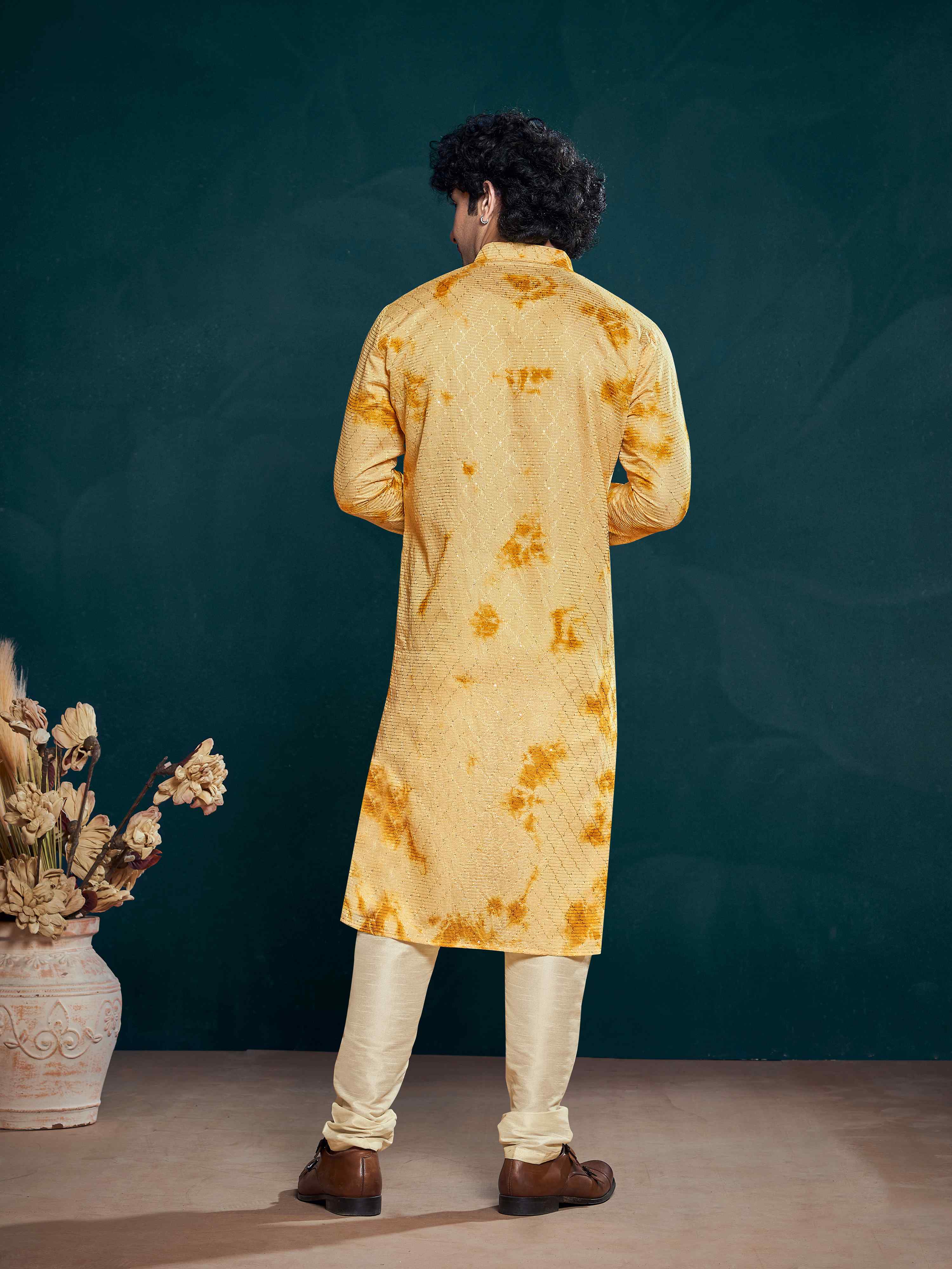 Color_YELLOW