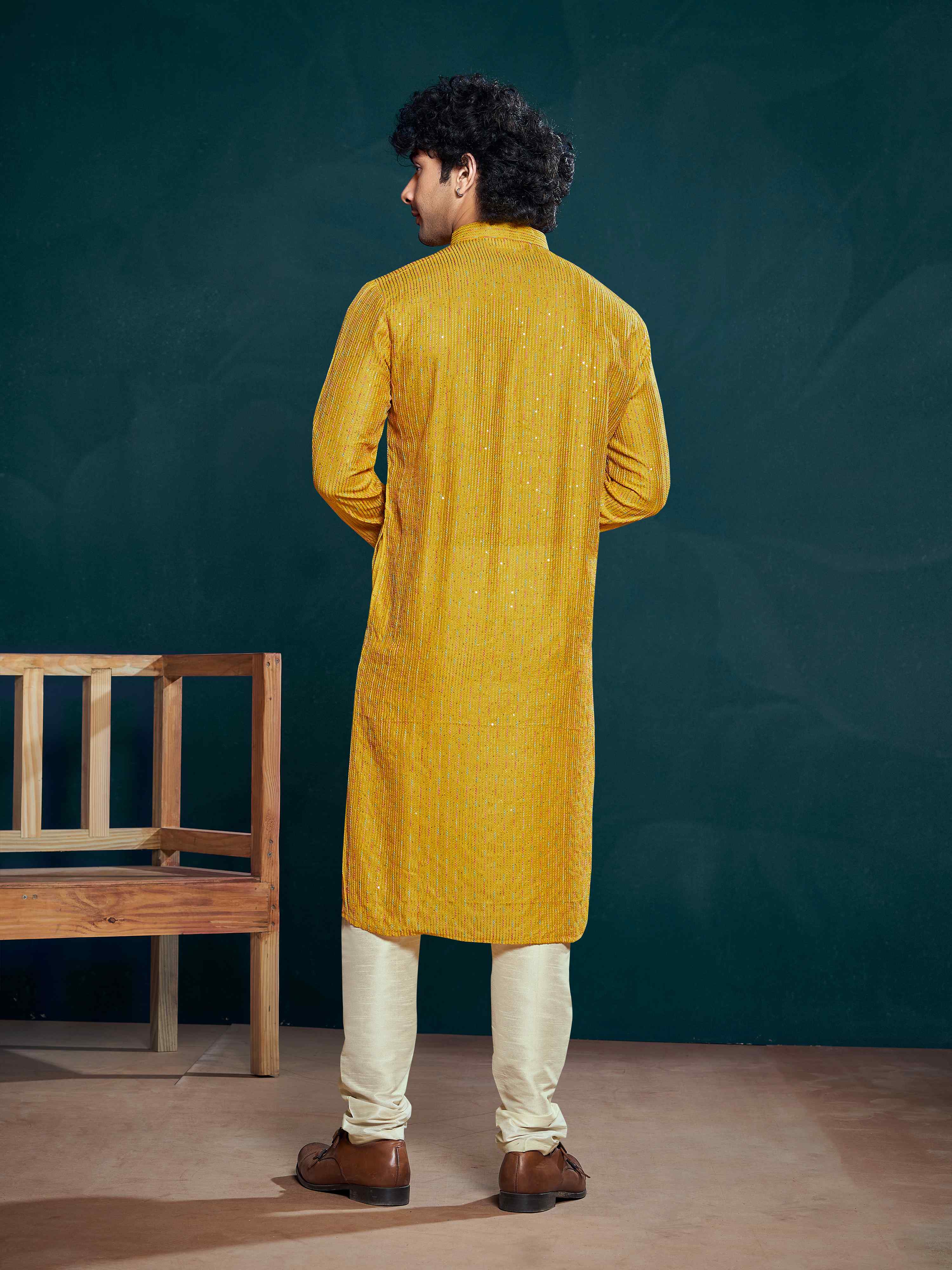 Color_YELLOW